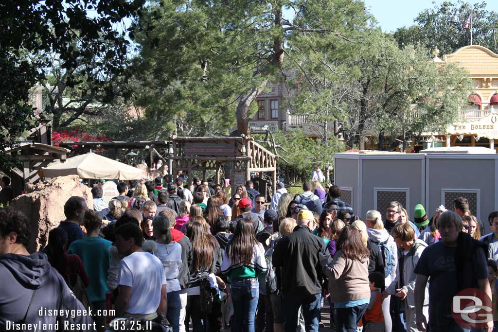 Over to Frontierland.  Here you can see the choke point I mentioned with the wall.