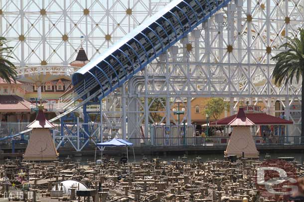 Working on the platform again/still.  Noticed some wall/tarp up under Screamin near the Hot Dog stand too.  