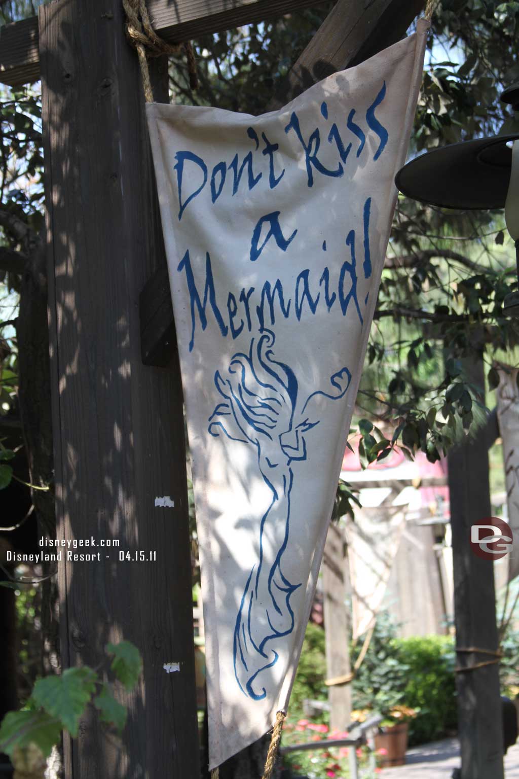 Walked through the ranch area and got some daytime shots of the pirate banners