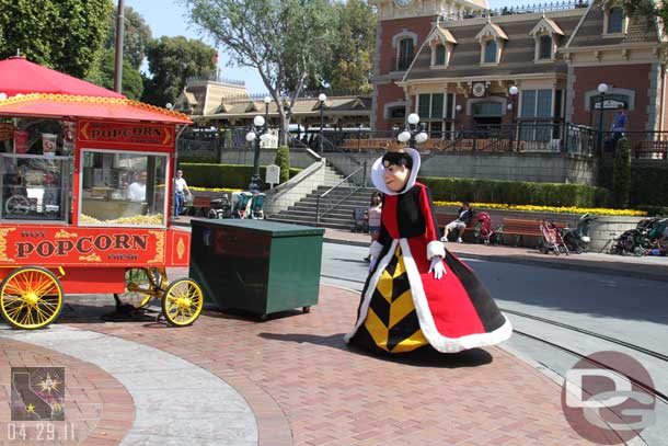 As I was taking pictures I heard a scream and behind me the Queen of Hearts was following a child... and the parents were laughing hysterically near by with the video camera rolling.  So not sure what happened but great to see the characters interacting and not just posing for pictures and autographs.