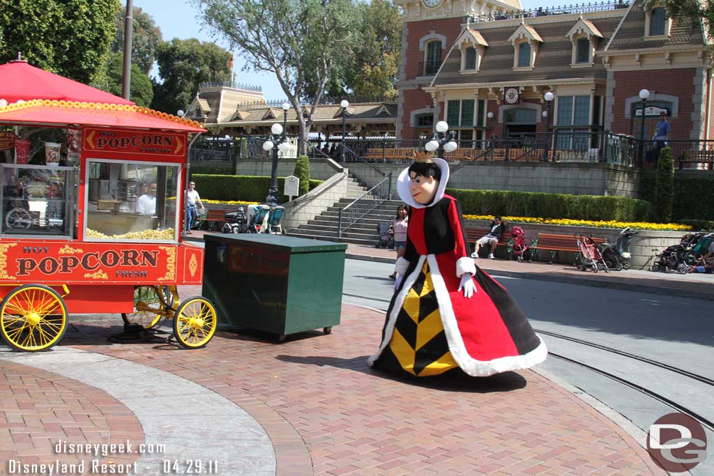 As I was taking pictures I heard a scream and behind me the Queen of Hearts was following a child... and the parents were laughing hysterically near by with the video camera rolling.  So not sure what happened but great to see the characters interacting and not just posing for pictures and autographs.