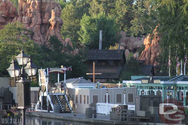 Back to Disneyland.  Forgot to mention earlier the walls are still up and work on the new food kiosk near the Twain dock is moving along slowly.