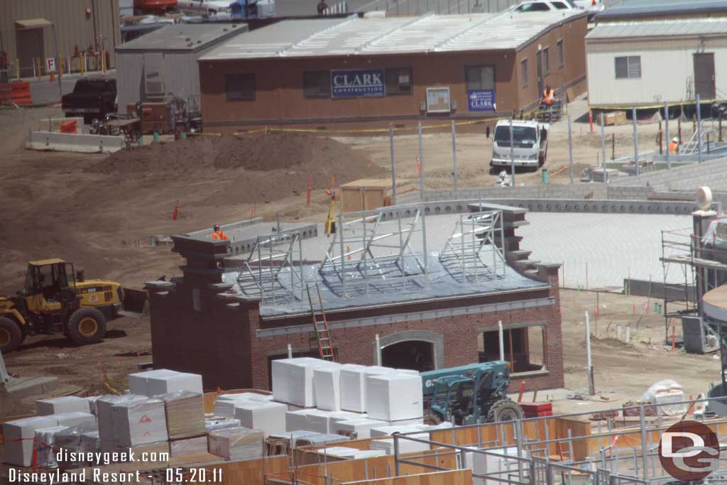 The exterior of the gift shop looks to be done, looks odd to see a semi finished exterior amid the construction.