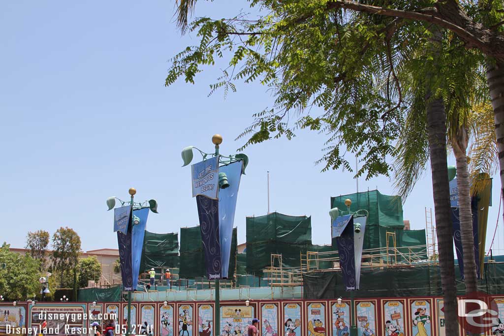 Moving on to the DCA entrance work.  Some of the tarps are down so you can see some of the front.