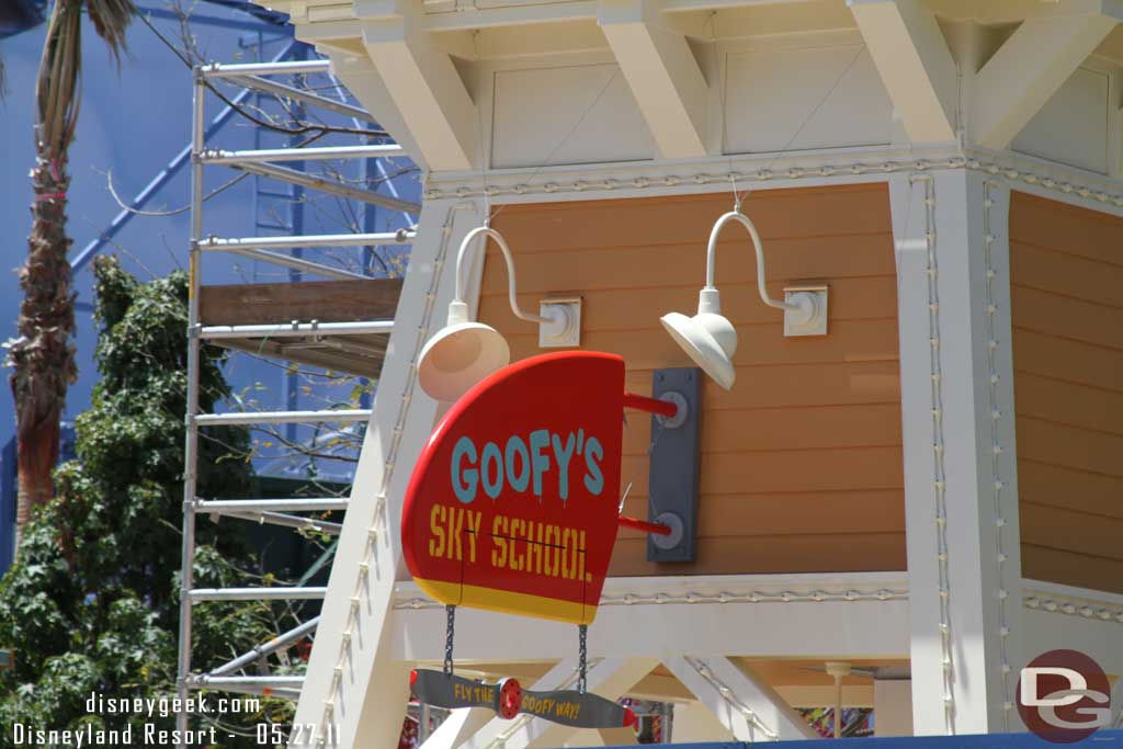 The sign for Goofys is up.