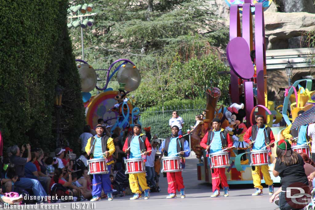 Time for the parade.  Again want to apologize in advance since I did both video and stills at the same time.