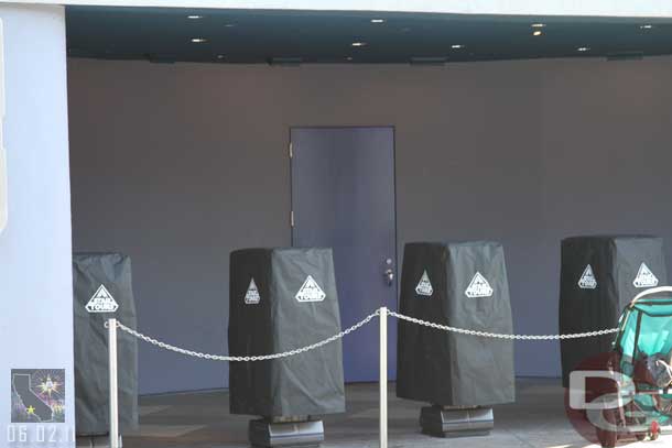 The Star Tours Fastpass machines ready for the masses in another day.