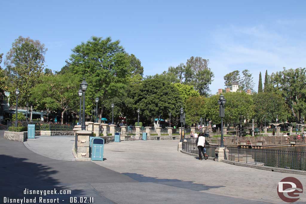 A rare site.  only a few people in a shot of the Fantasmic viewing area.