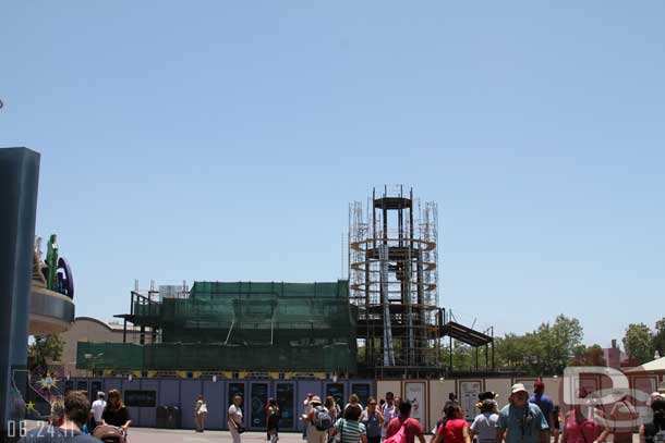 Visible progress on the Carthay as more scaffolding is up and the exterior framing is starting.