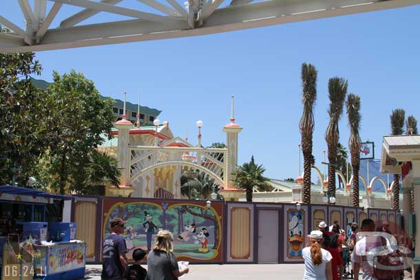 I skipped the Fun Wheel due the line stretching up to the top of the exit ramp for the non-swinging.  So on to the dining area from ground level.