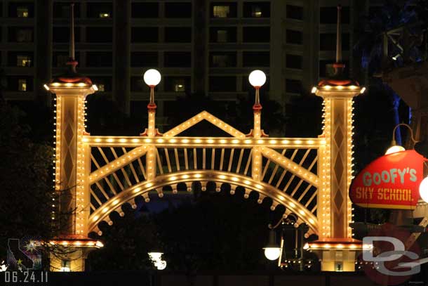 Made my way out to the Pier and some of the lights were on for the new dining area.