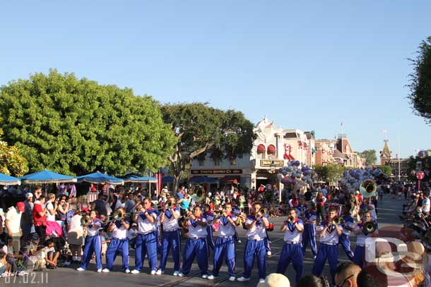 The band coming up the street during the pre-parade at 6:00pm