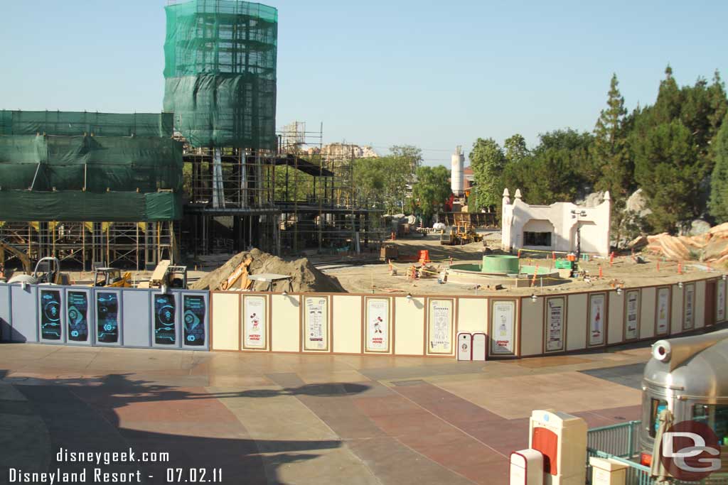 A look at the Buena Vista Street work from the monorail.  Notice the new fountain, the pump house behind it, the red car tracks going in in front of the Carthay.. quite a bit of progress since my last look.