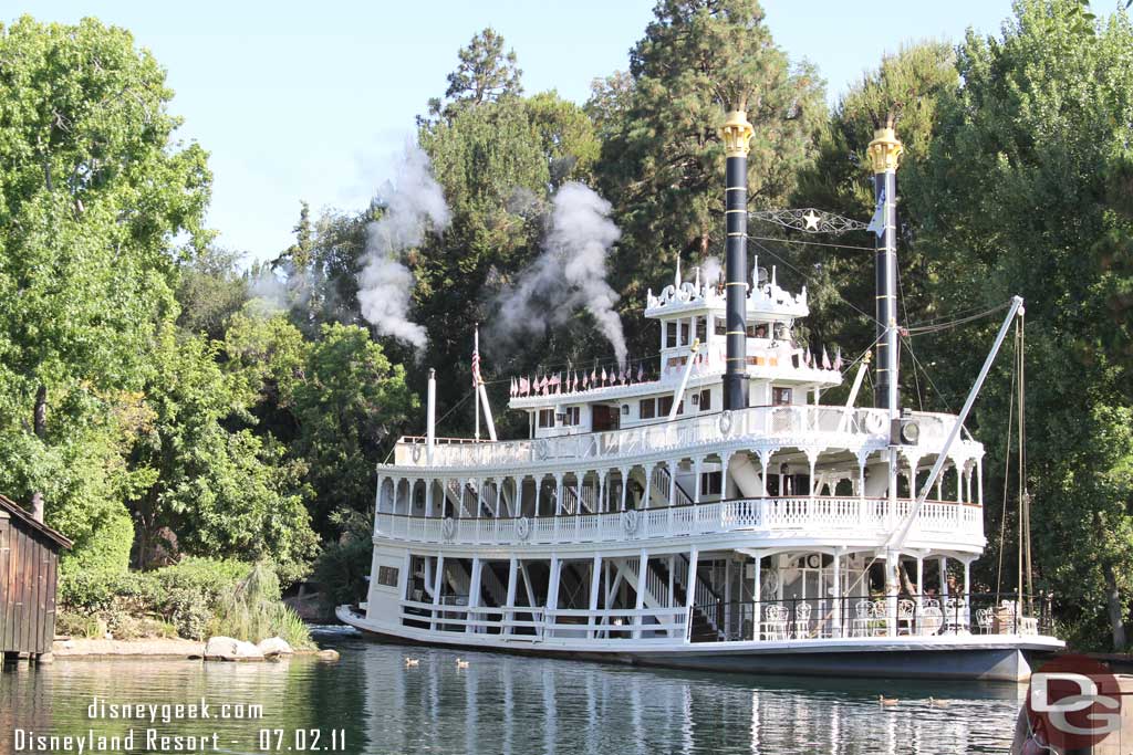 The Mark Twain pulling into port.