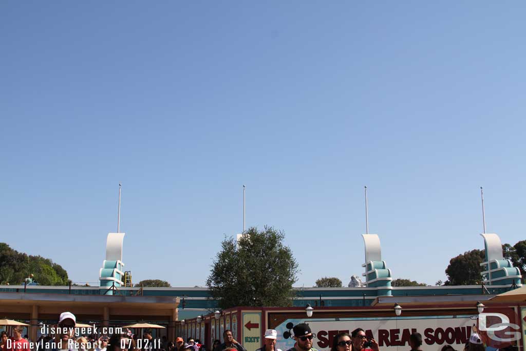 Headed over to DCA for 9:30 when the gates opened.  A tree has been placed just inside the new entrance.