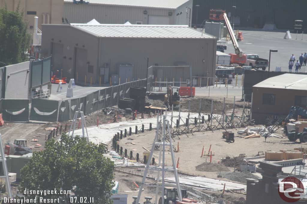 The road/walkway coming from near Bugsland is taking shape.