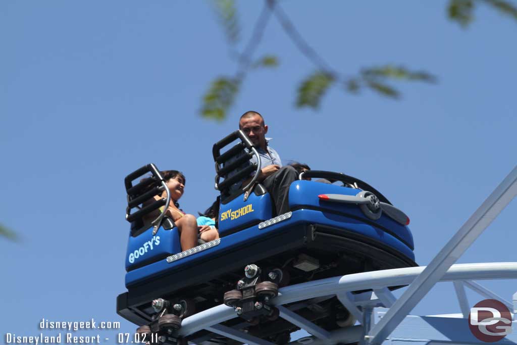 A look up at Goofys, I will have more shots of the ride next week once the Lazygeek gives me his shots (he took over 200 while on board while I was visiting the dining area).