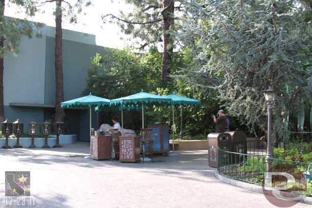 The gift shop carts are gone from Pixie Hollow, just the face painting one remains.  Wonder if those are being repurposed for DCA??  Or just gone for a while.