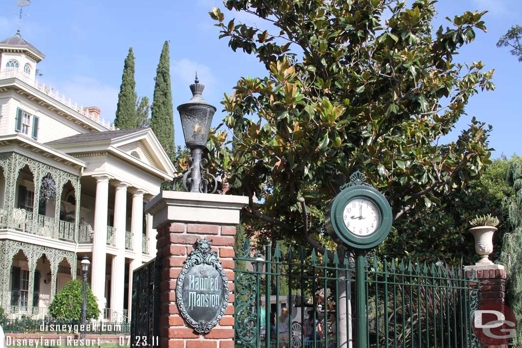 A couple random shots as I hustled through the empty Haunted Mansion queue.