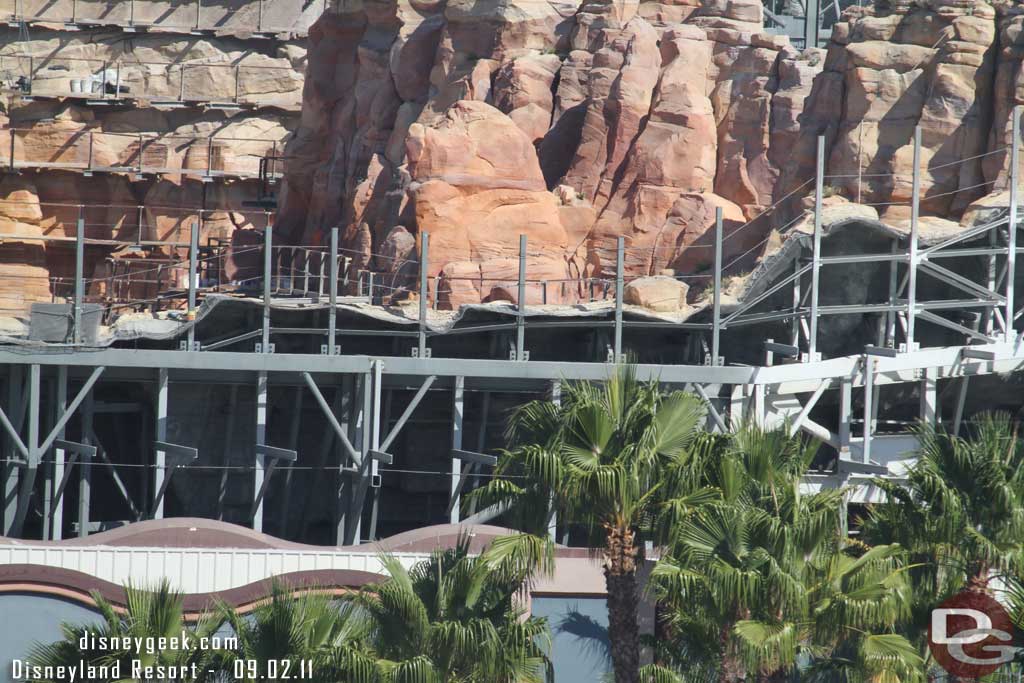 A closer look at the toothpicks above/along the parade building. 