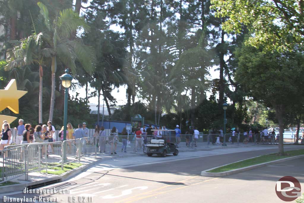 Quite a few people over at the Hotel this afternoon because a Health and Fitness Expo as well as race registration was going on.