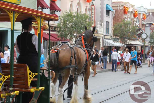 Interesting there was a Castmember walking along with the horse.