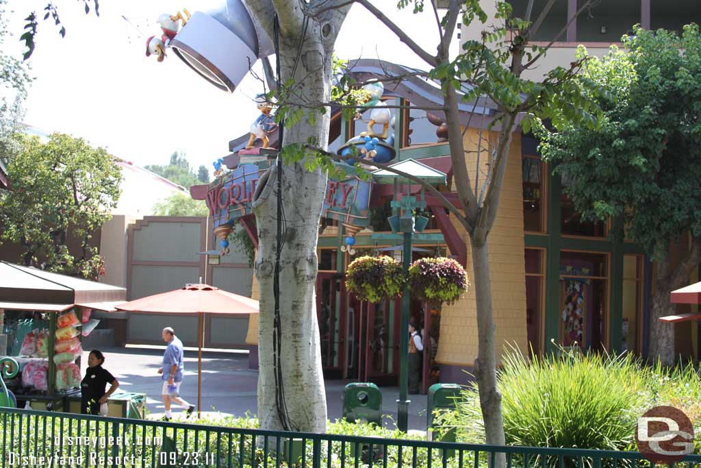 The wires on the trees at the tram stop seemed to stand out more to me this week.  Are they new, being moved, trees trimmed, or just caught my eye??