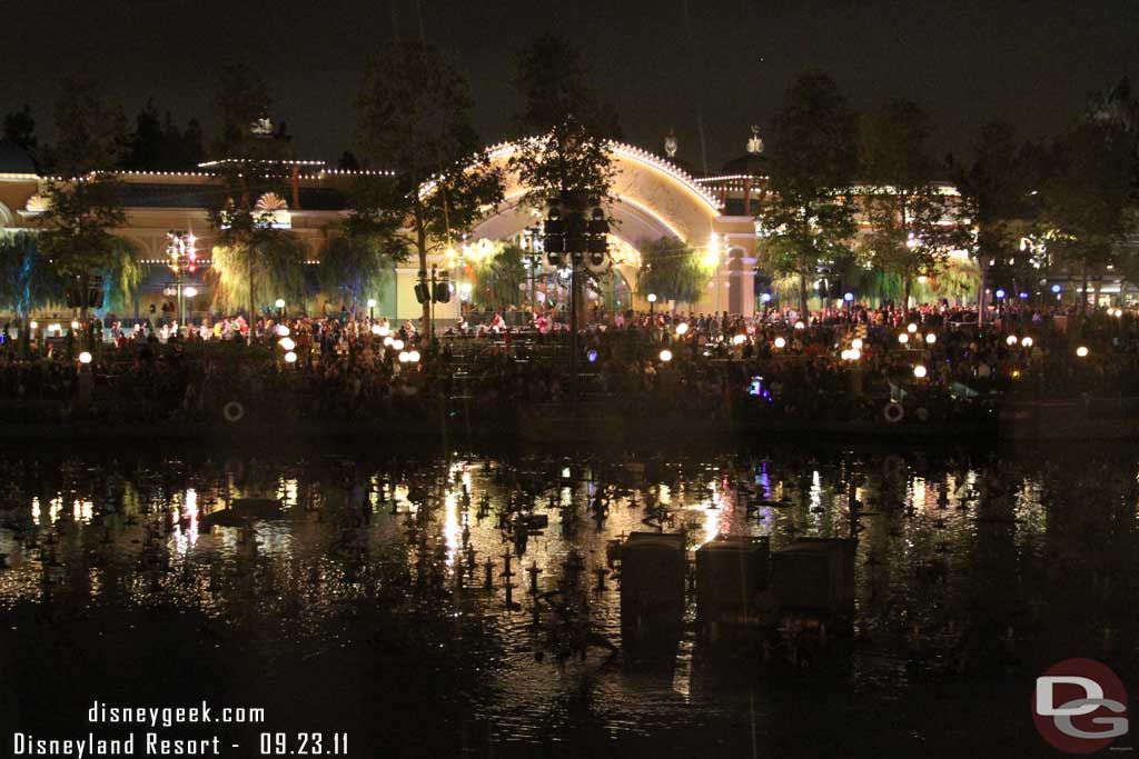 The crowd waiting for World of Color