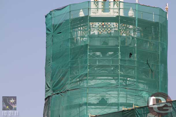 The Carthay is moving along behind the tarps.