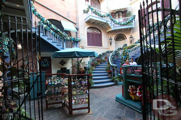 Christmas is arriving.  The gift shop in the courtyard has opened.