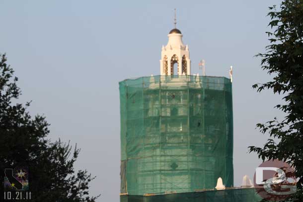 A couple more Carthay shots from this side.