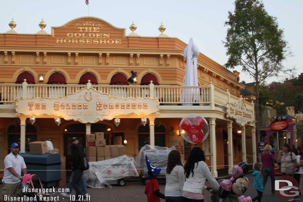 I understand the need for the transition but this was just bad show all the supplies parked out front of the Golden Horseshoe during regular park hours.