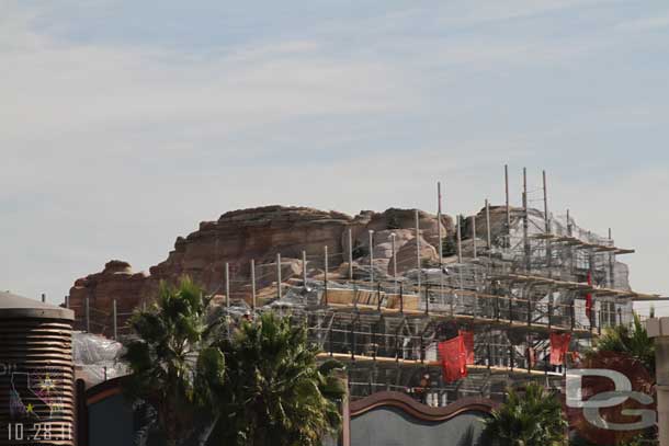 The backside of the Cars Land mountain range now has mesh all the way across.