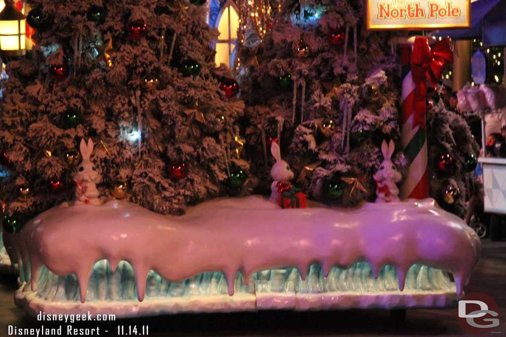 It never registered with me but the rabbits on the  the finale float pop up and down (or is that new)