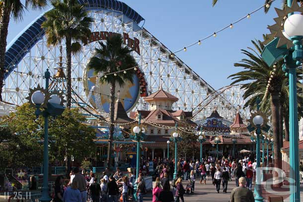 A fair amount of guests roaming the Pier this morning (Toy Story was posted at 40 minutes).