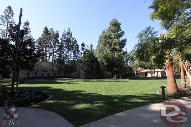 The lawn area is done too, almost all the barriers and walls are now down around the hotel.