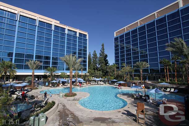 Some guests enjoying the pool, most seemed to be in the spa.. guess the warmer water was the draw.