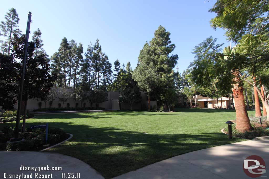 The lawn area is done too, almost all the barriers and walls are now down around the hotel.