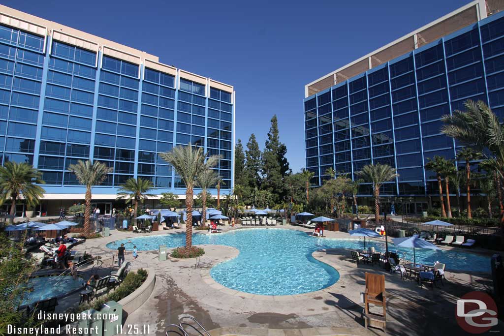 Some guests enjoying the pool, most seemed to be in the spa.. guess the warmer water was the draw.