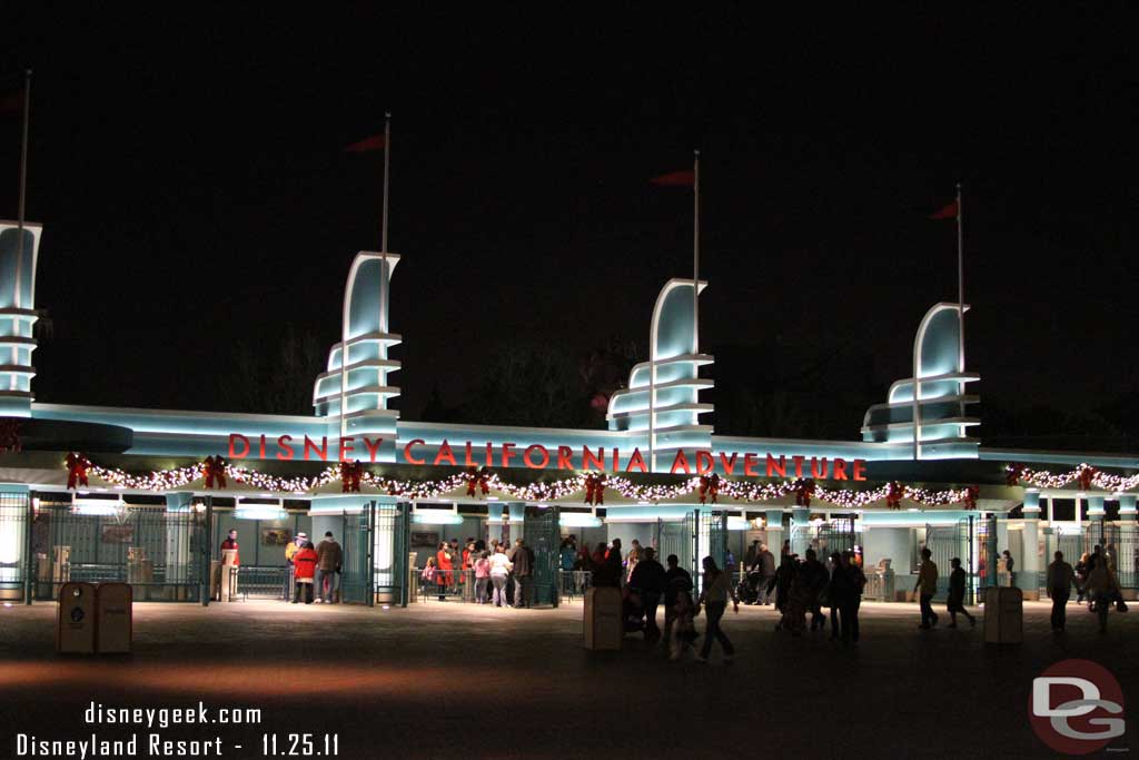 Over to DCA now.  The garland at the entrance was lit up tonight.