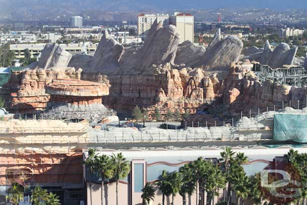 I just cannot take enough shots of the rock work to convey the scale and nature of it...