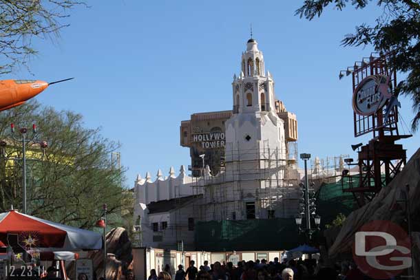 More tarps and scaffolding are down on the Carthay.