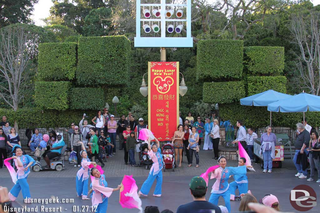 A local dance group performing (I missed the name).