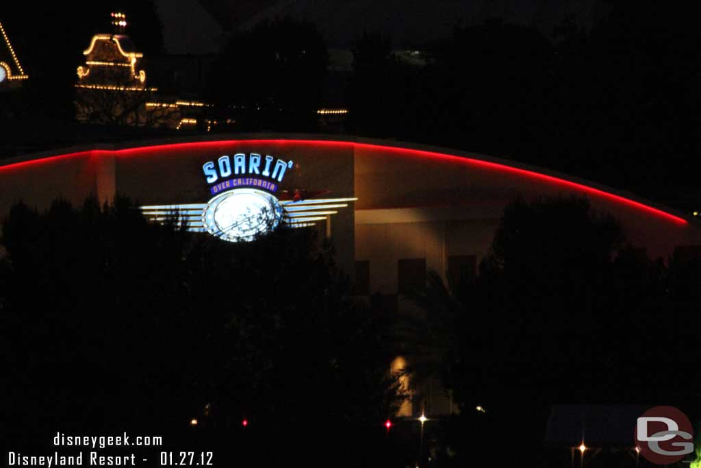 They still have not fixed the Soarin sign, a little hard to tell in this shot but the center is missing.