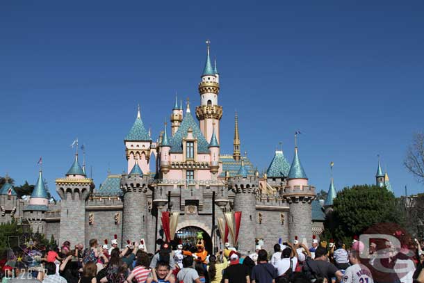 The Disneyland Band and characters in front of the castle.   Showcasing another rotten day in Southern California... temps were in the high 70s and not a hint of a cloud. 