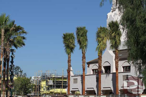 A quick look down the parade route at Buena Vista Street.