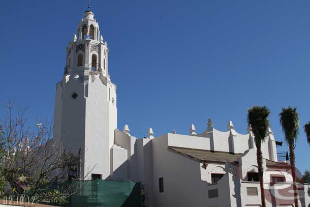 Still no roof tiles on the Carthay.