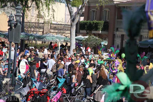 Here comes the procession to kick off Princess Tianas Mardi Gras Celebration.