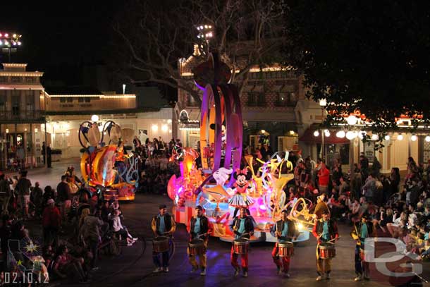 Time for Soundsational (have to say it again, if you have not seen this parade after sunset you should give it a try.. the lighting is great, plus it is just a great parade anytime).