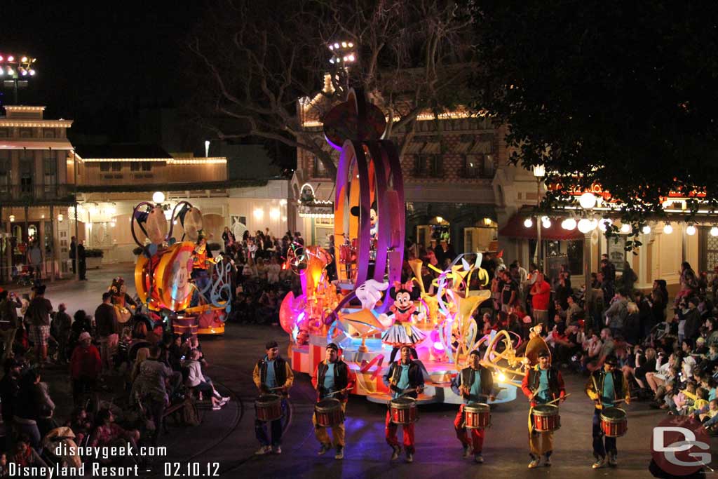 Time for Soundsational (have to say it again, if you have not seen this parade after sunset you should give it a try.. the lighting is great, plus it is just a great parade anytime).